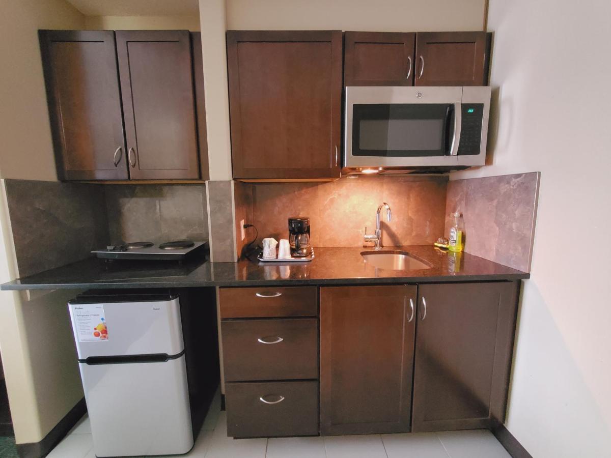 Royal Lodge Edmonton Ngoại thất bức ảnh