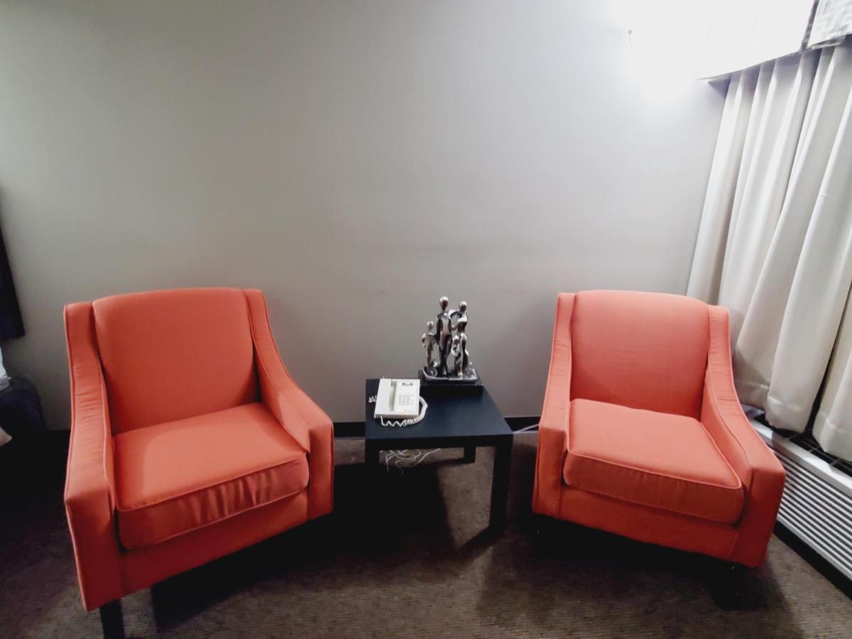Royal Lodge Edmonton Ngoại thất bức ảnh