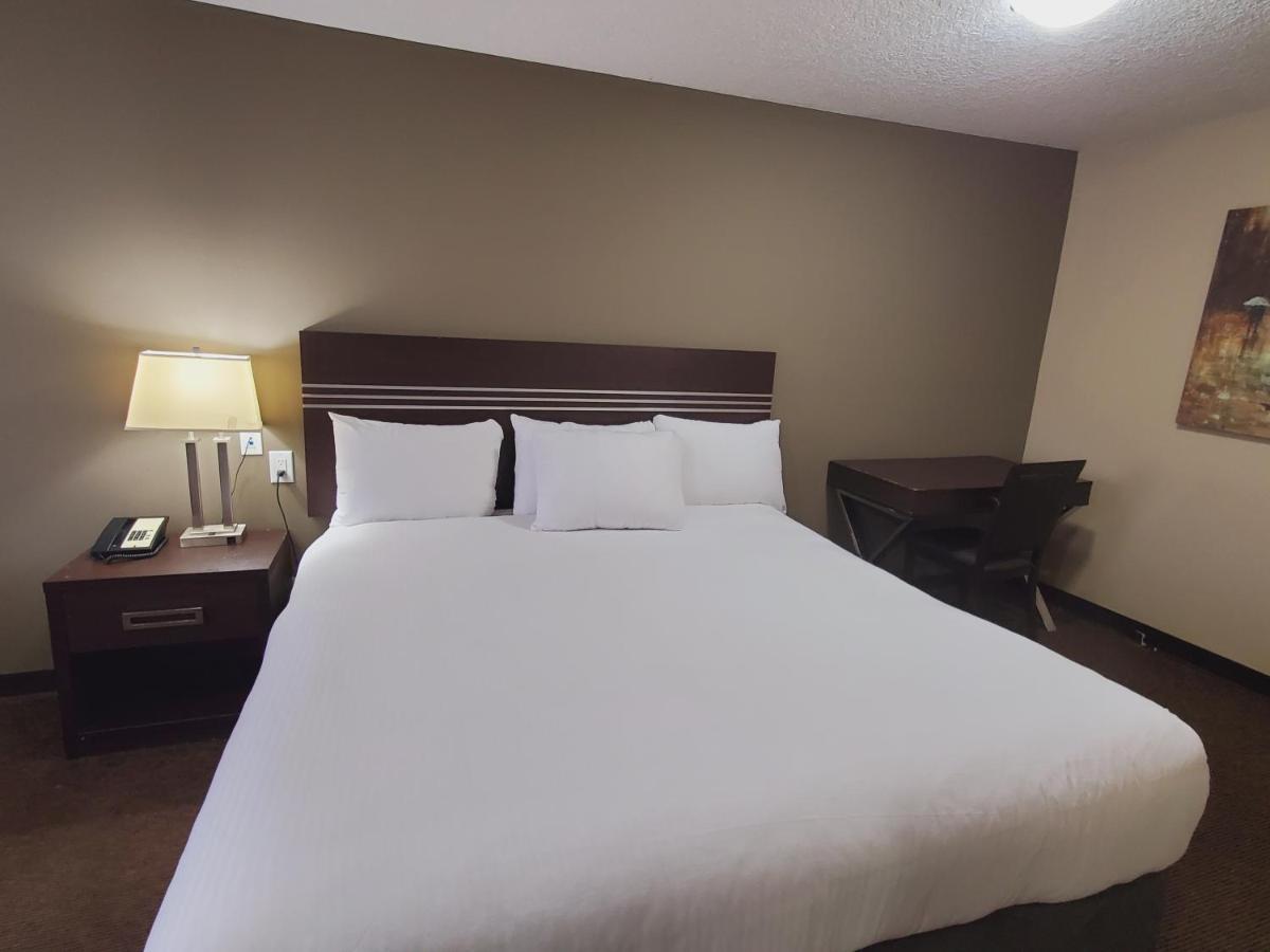 Royal Lodge Edmonton Ngoại thất bức ảnh