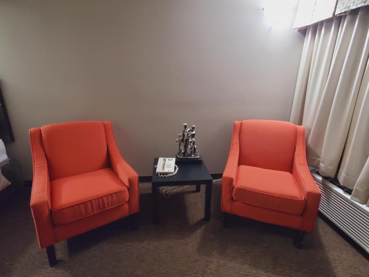 Royal Lodge Edmonton Ngoại thất bức ảnh