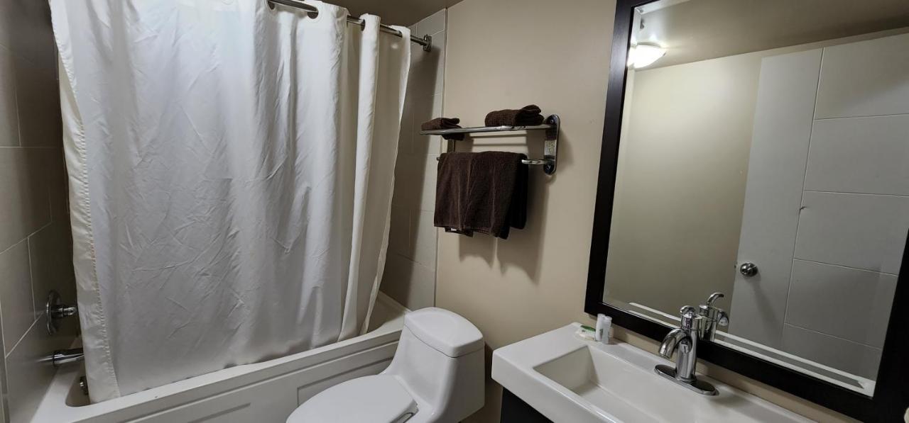 Royal Lodge Edmonton Ngoại thất bức ảnh