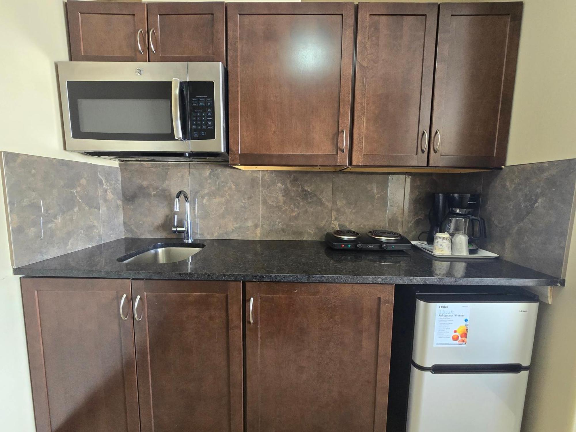 Royal Lodge Edmonton Ngoại thất bức ảnh
