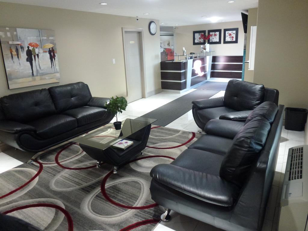 Royal Lodge Edmonton Ngoại thất bức ảnh
