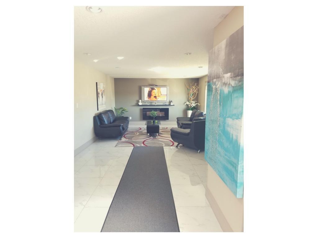 Royal Lodge Edmonton Ngoại thất bức ảnh