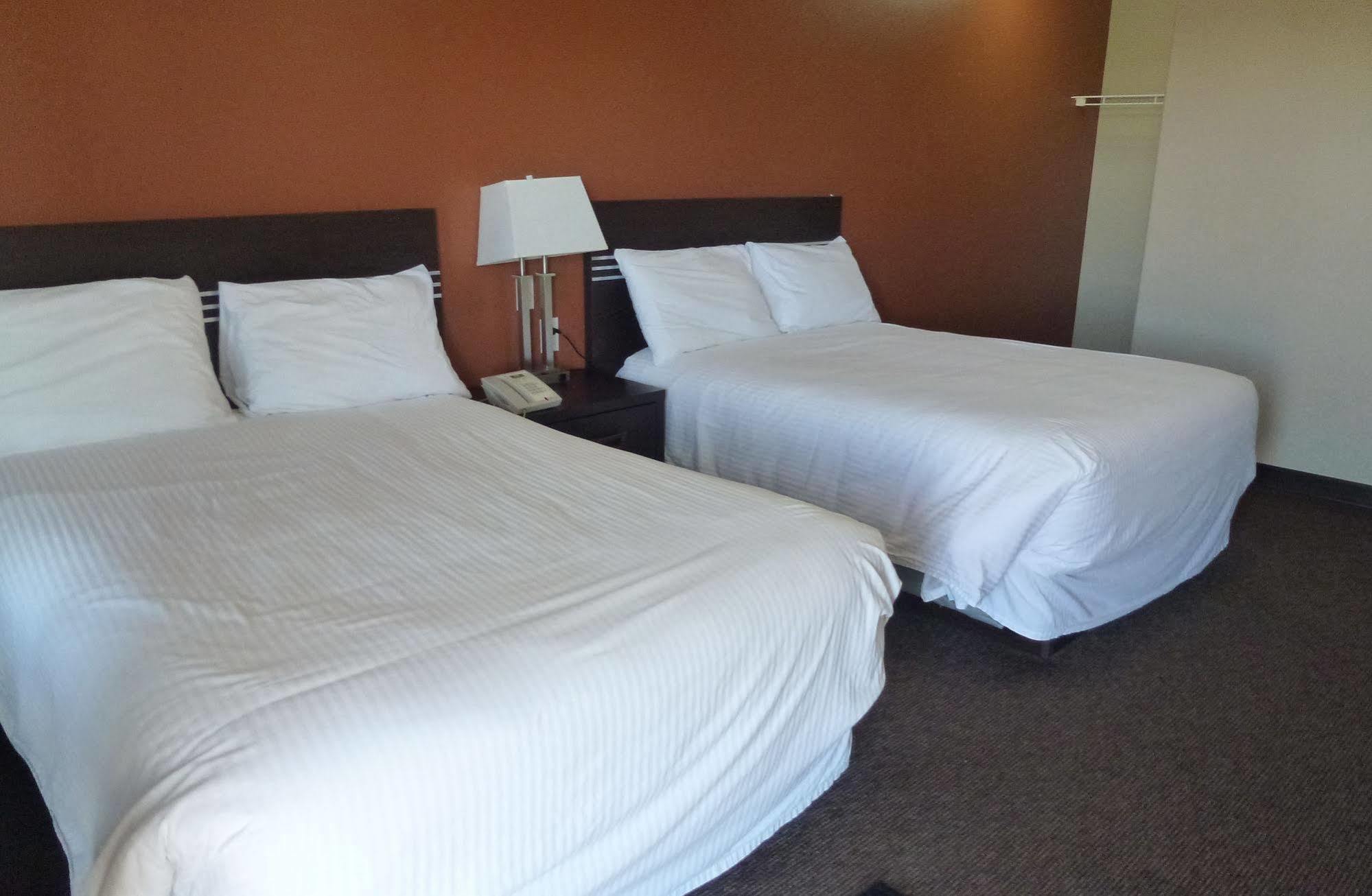 Royal Lodge Edmonton Ngoại thất bức ảnh