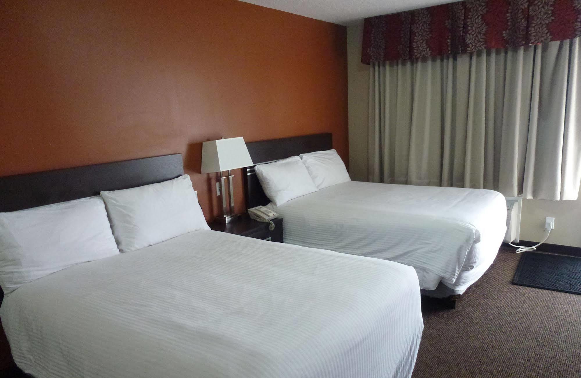 Royal Lodge Edmonton Ngoại thất bức ảnh