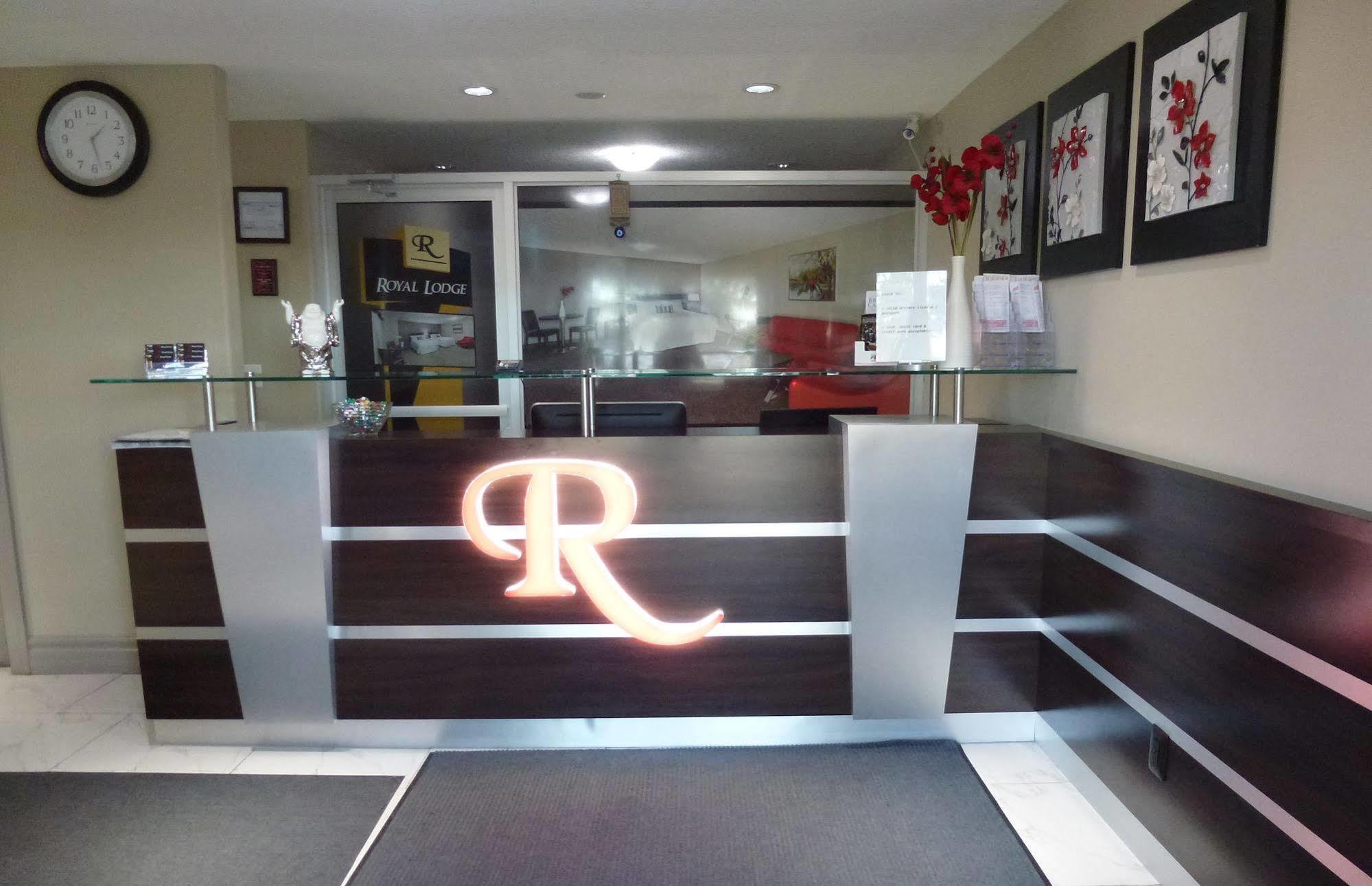 Royal Lodge Edmonton Ngoại thất bức ảnh